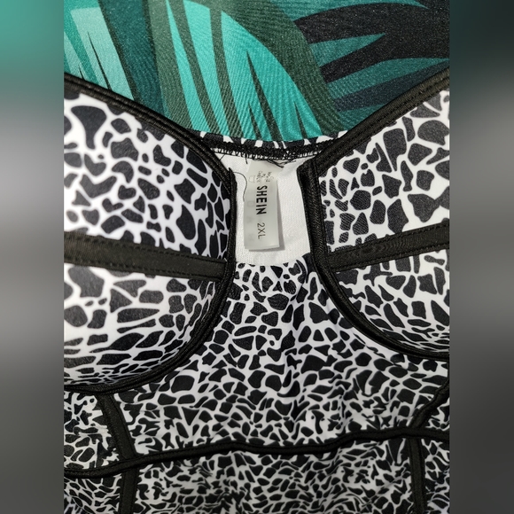 Plus Leopard Underwire One Piece Swimsuit - Picture 3 of 6